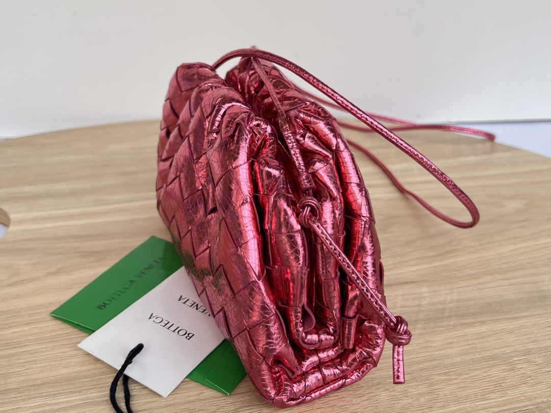 Mini Pouch Intrecciato Leather Clutch Rose Purple